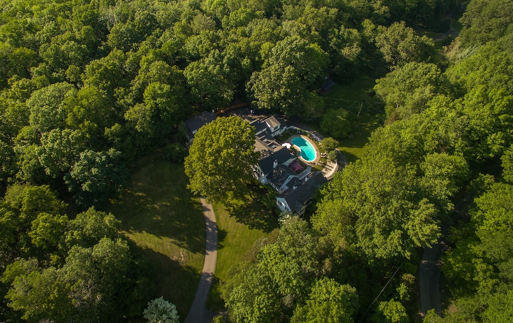 Wooden Duck Bed and Breakfast — 4-Star Luxury Hotel in Newton, United States
