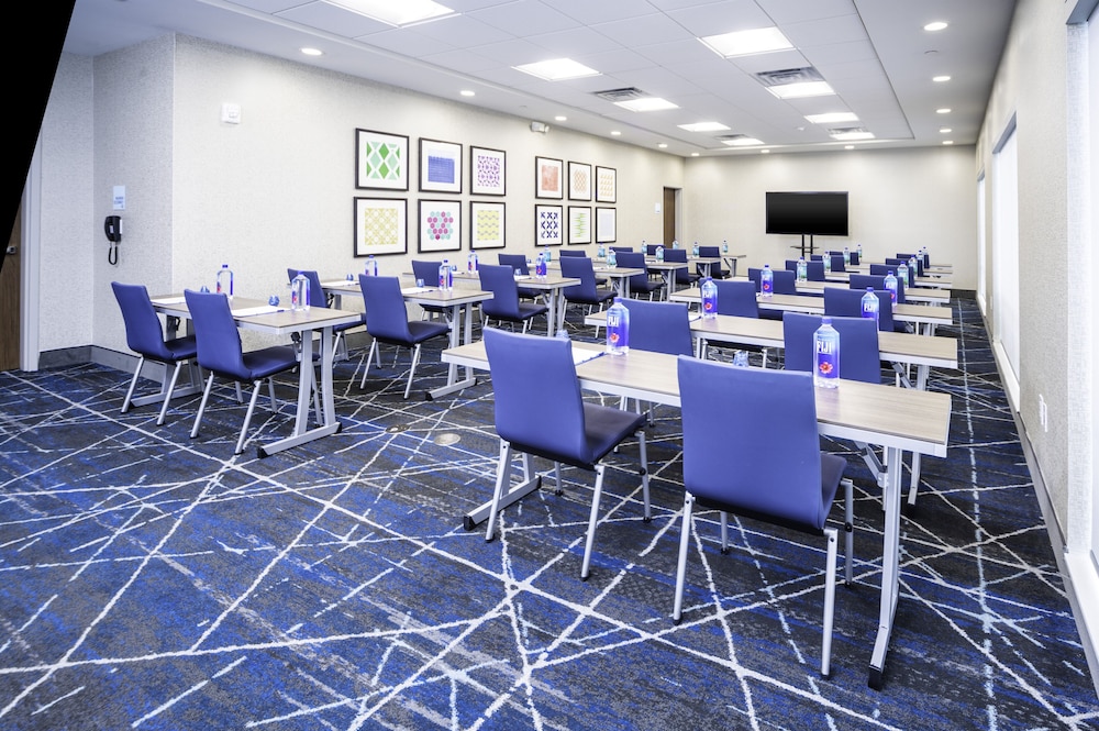 Holiday Inn Express & Suites Rock Hill by IHG - photo 73