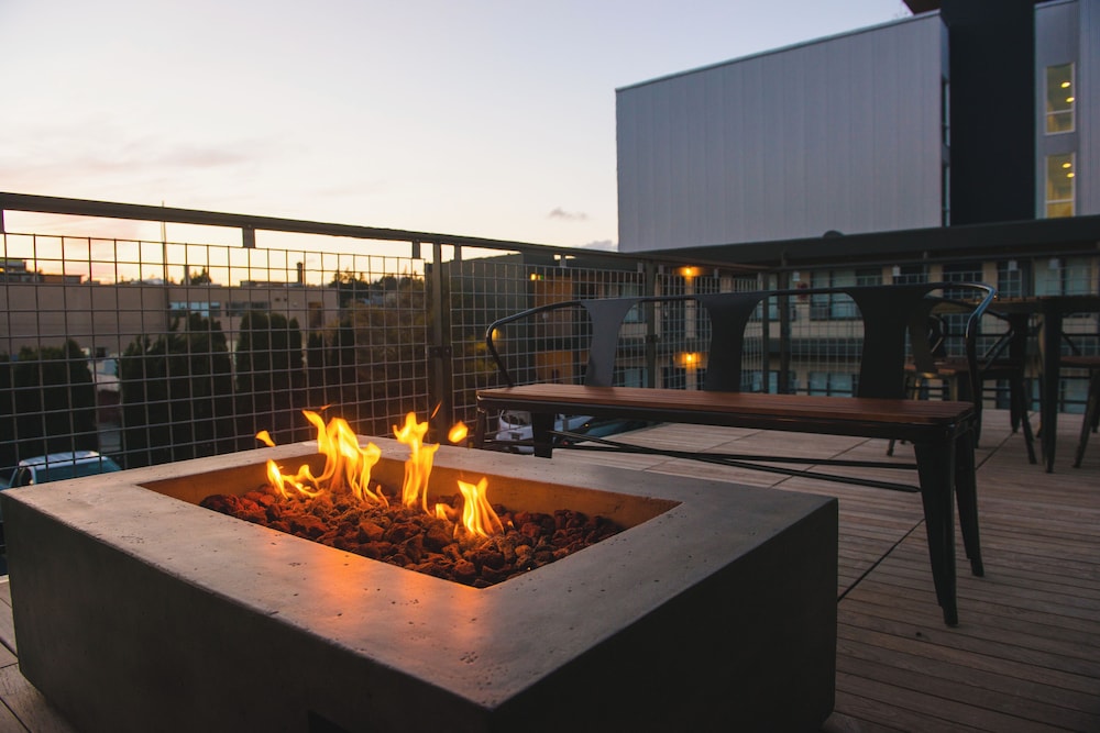 The Grove West Seattle Inn - photo 22