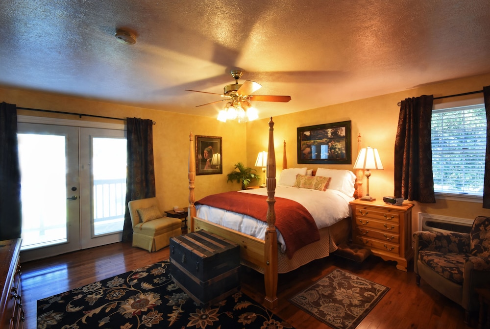 Bad Rock Bed and Breakfast Inn - photo 37