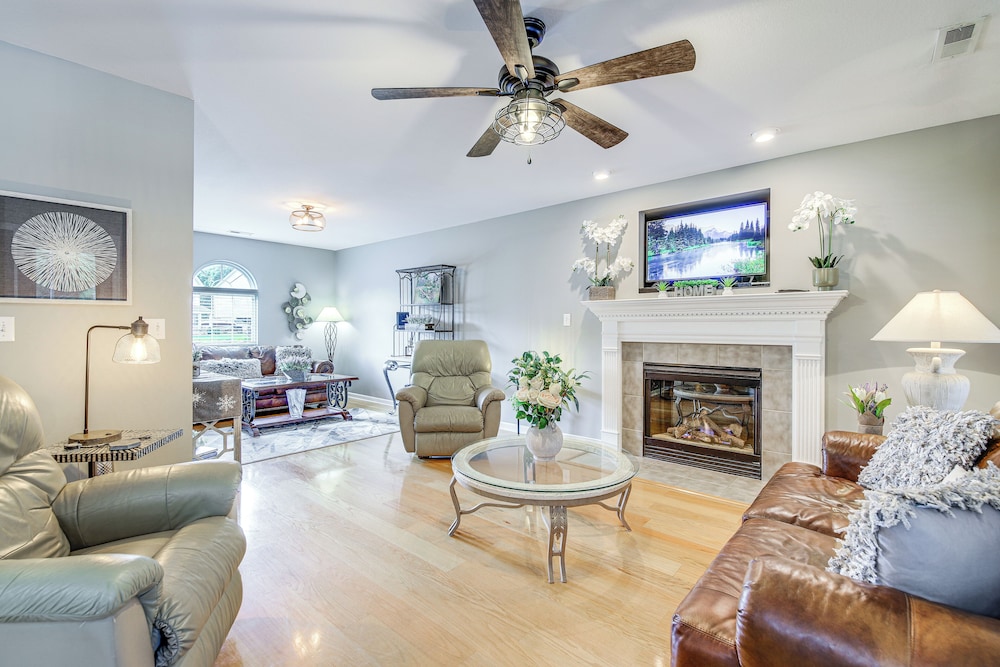 Home Sweet Home with Private Pool And Patio — 4-Star Luxury Hotel in Knoxville, United States