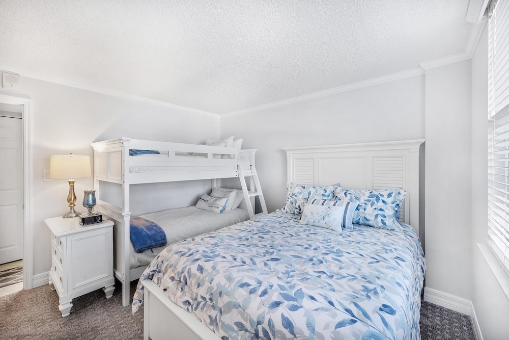 Beachfront condo in resort style community with pool - photo 12