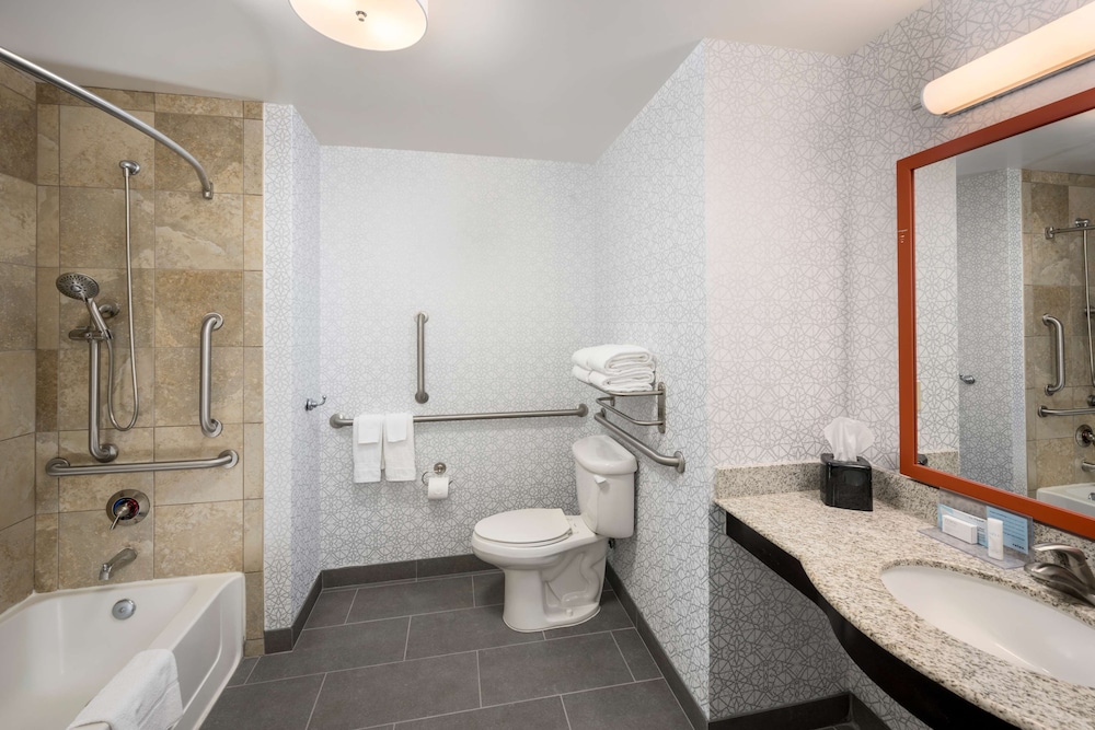 Hampton Inn & Suites Phoenix North Happy Valley - photo 17