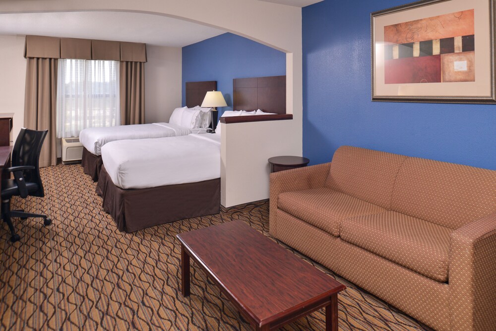 Holiday Inn Express & Suites Central Omaha by IHG - photo 2