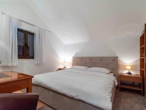 Guest House Kono Two Bedroom Apartment with Balcony and Sea View Marka Gjaje Street