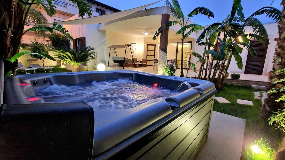 Villa Davelia in Alcamo — 4-Star Luxury Hotel in Alcamo, Italy