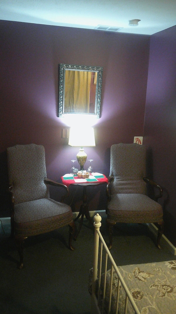 Lil Black Bear Inn - photo 42