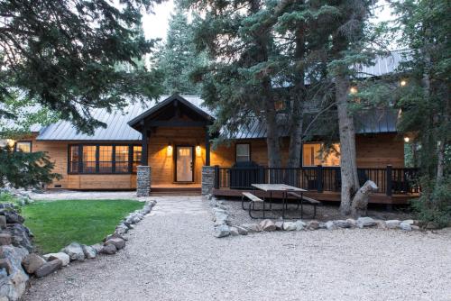 Midway Mountain Cabin Near Park City 7 bdrm 4ba — 4-Star Luxury Hotel in Midway, United States