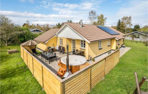 Four Bedroom Holiday Home In Glesborg — 4-Star Luxury Hotel in None, Denmark