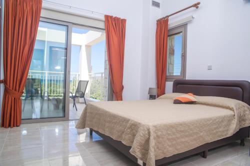 Stunning new Beach Front Villa 1st Line to the Beach Large Pool Wonderful Area