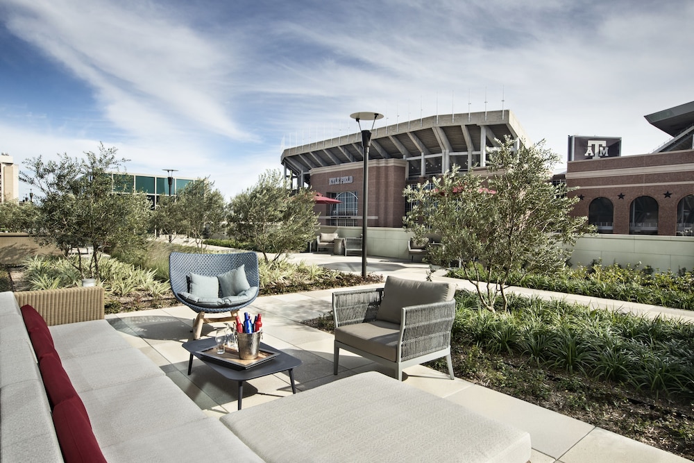 Texas A&M Hotel and Conference Center - photo 11
