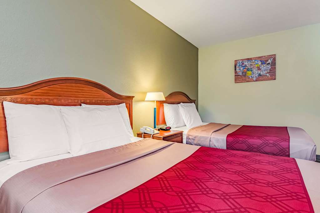 Econo Lodge Lexington Downtown near I 81 - photo 12