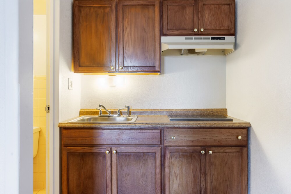 Travelers Place Inn & Suites - photo 25