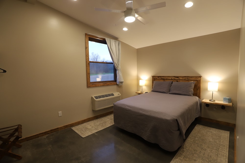 Lakeside Resort - photo 4