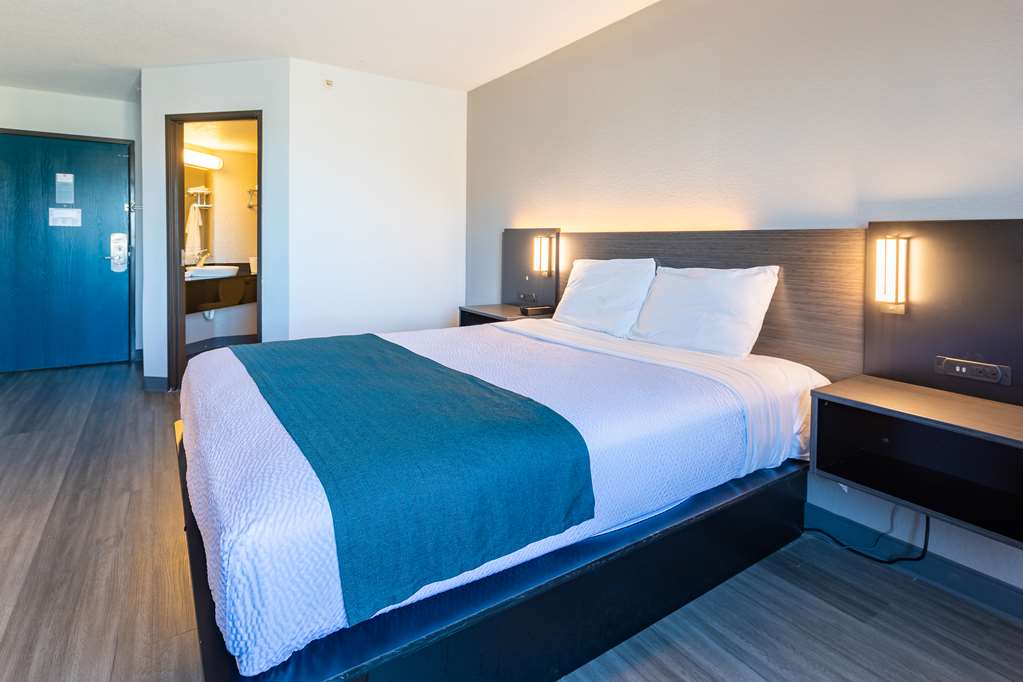 Motel 6 Fort Lupton CO - photo 13