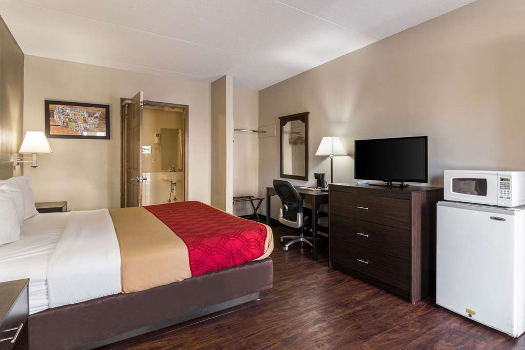 Econo Lodge Conyers - photo 11