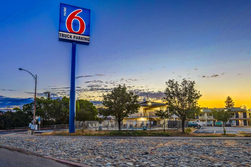 Motel 6 Red Bluff CA - featured photo