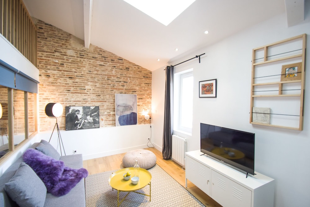 Achille - carbon neutral hotel in Toulouse
