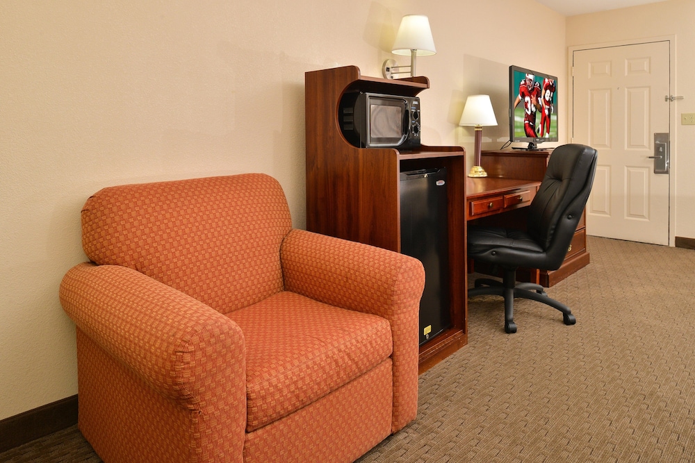 Red Roof Inn Dalton - photo 11