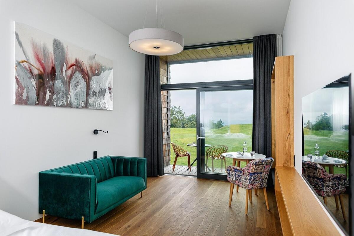 Design Chalet mit Teilseeblick Pool Spa & Restaurant — 4-Star Luxury Hotel in Lochau, Austria