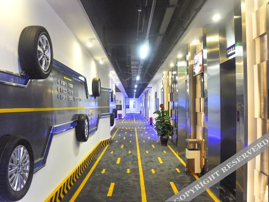 V 10 Automobile Cultural Theme Hotel — hotel in Shenzhen
