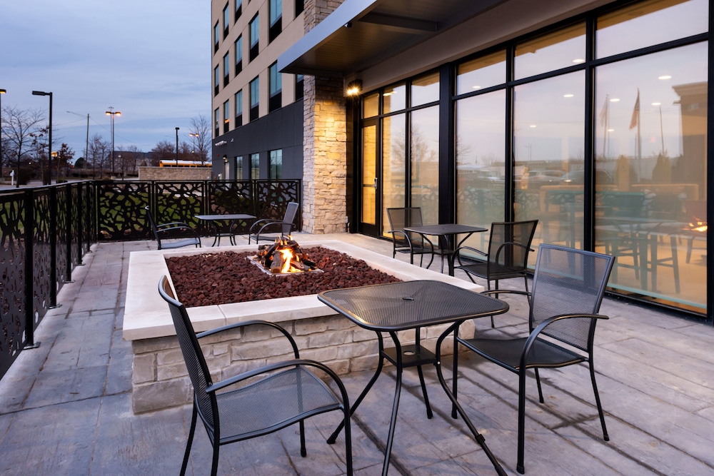 Holiday Inn Express & Suites Romeoville Joliet North by IHG - photo 22