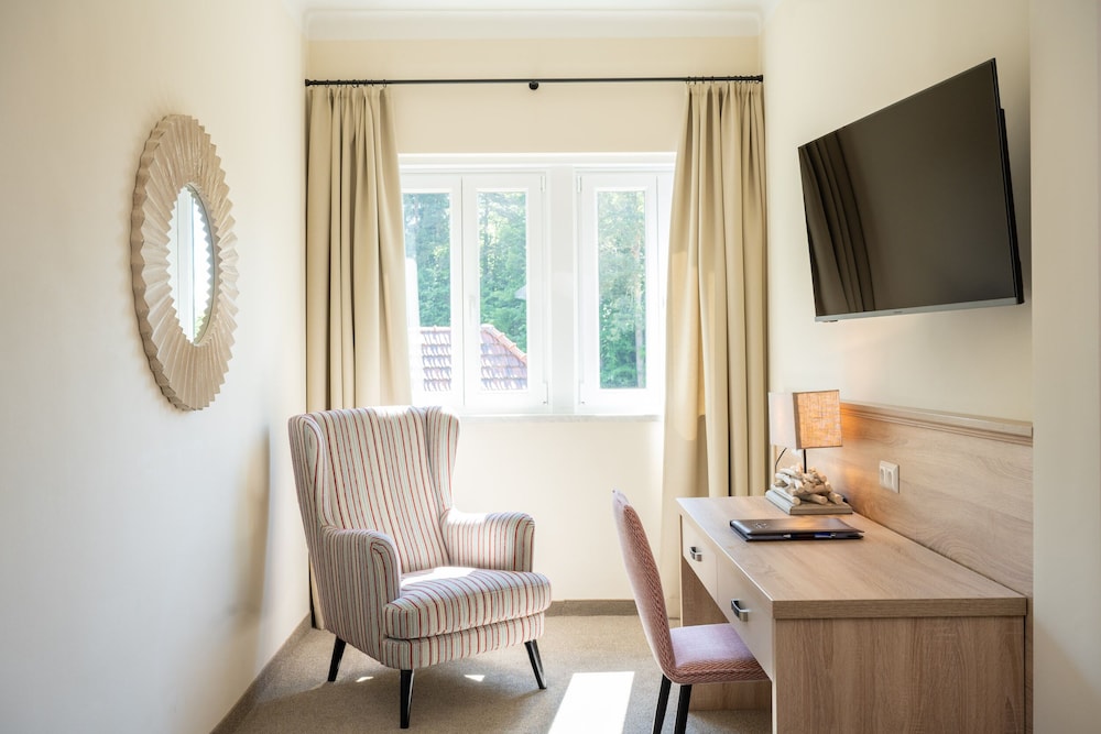 Inselhotel Faakersee — Faak Am See — photo 4