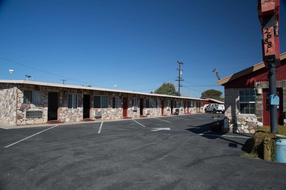Boron Motel - photo 29