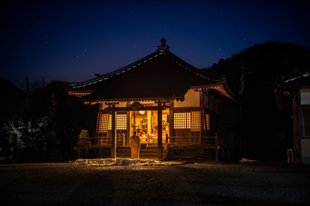 Temple Hotel Shorekizi in Ayabe, Japan
