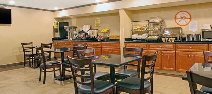 Howard Johnson Express Inn Bronx - photo 18