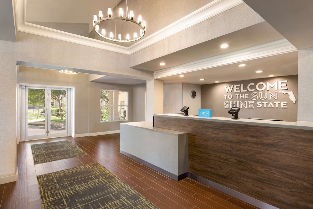 Hampton Inn & Suites Fort Lauderdale Airport - photo 4