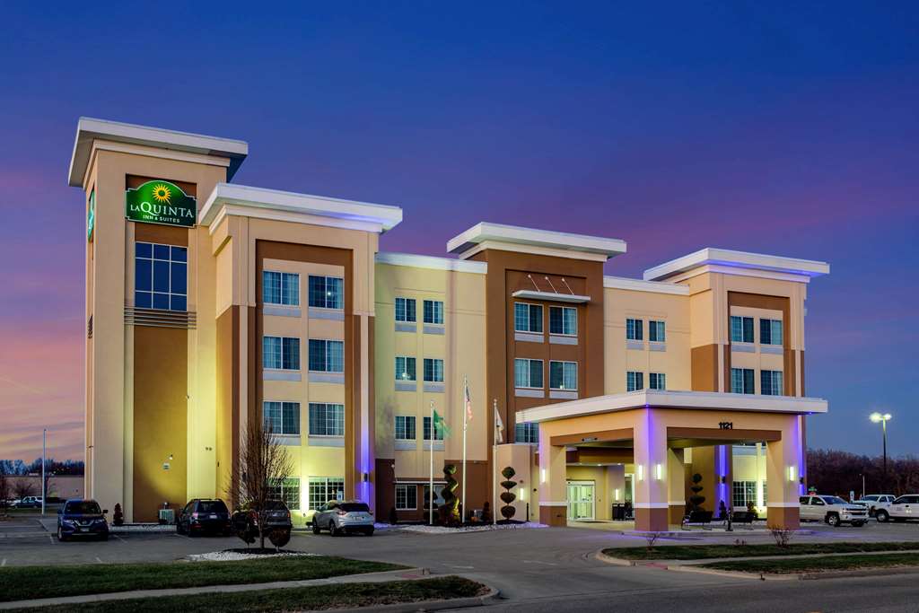 La Quinta Inn & Suites by Wyndham Springfield IL - photo 6