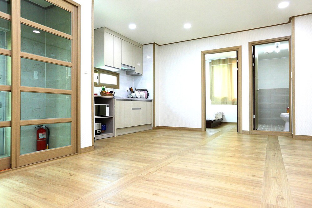 Jeju Special Pension — 4-Star Luxury Hotel in Jeju City, South Korea