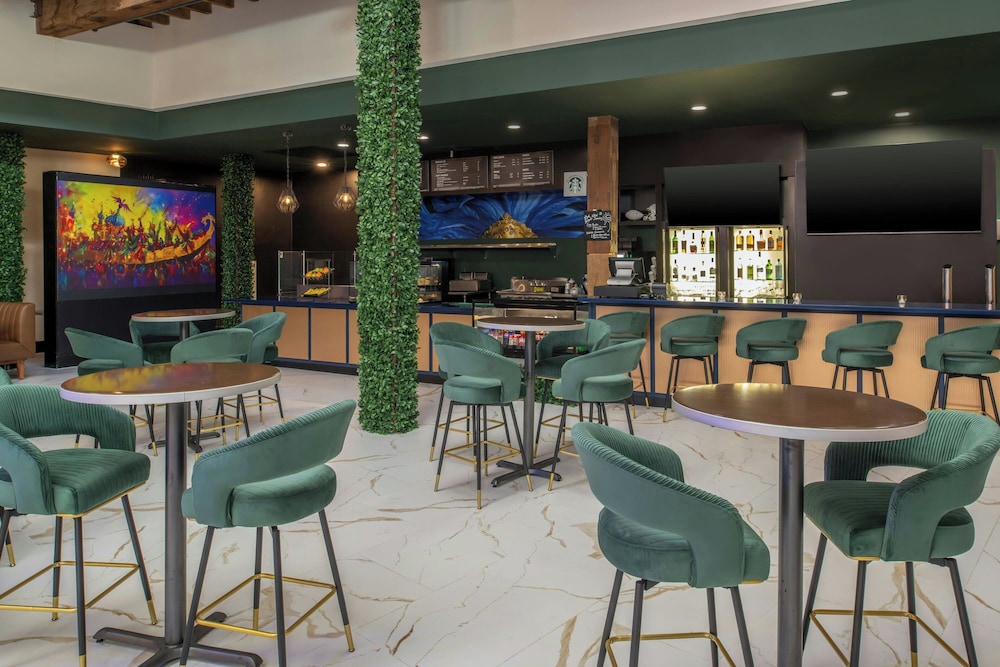 Courtyard by Marriott New Orleans Warehouse Arts District - photo 26