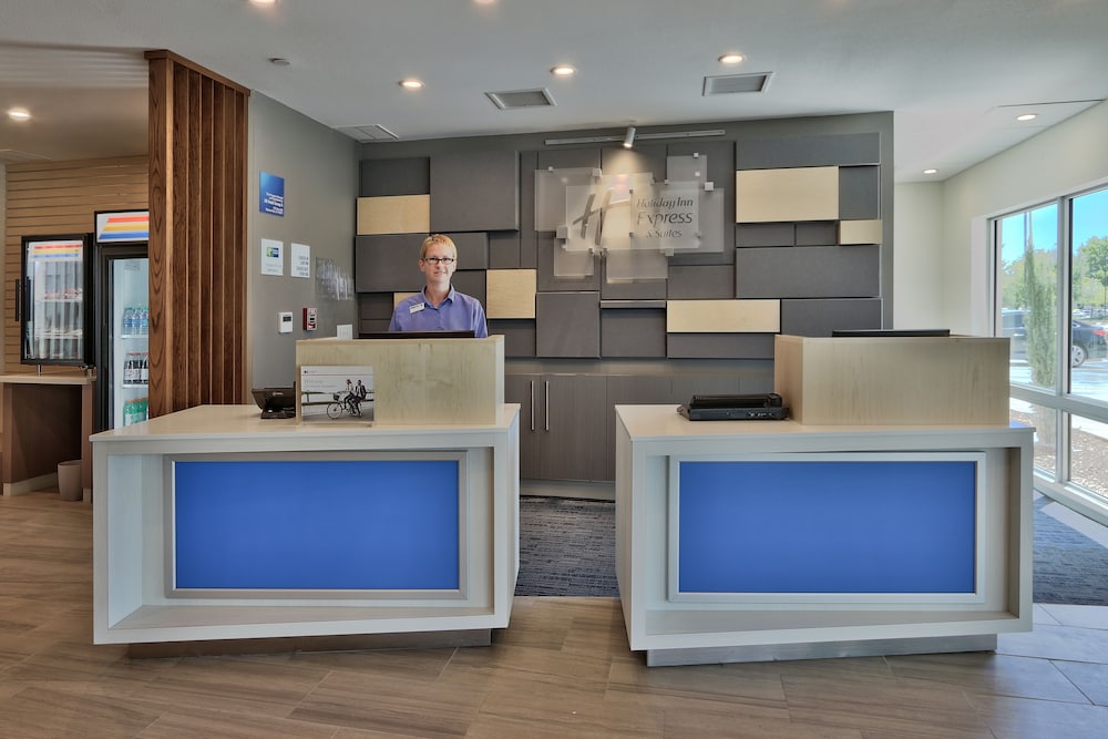 Holiday Inn Express & Suites Roswell by IHG - photo 50