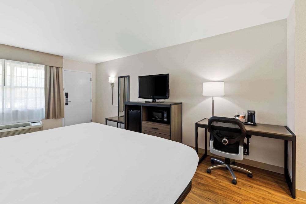 Quality Inn Fayetteville near Historic Downtown Square - photo 21