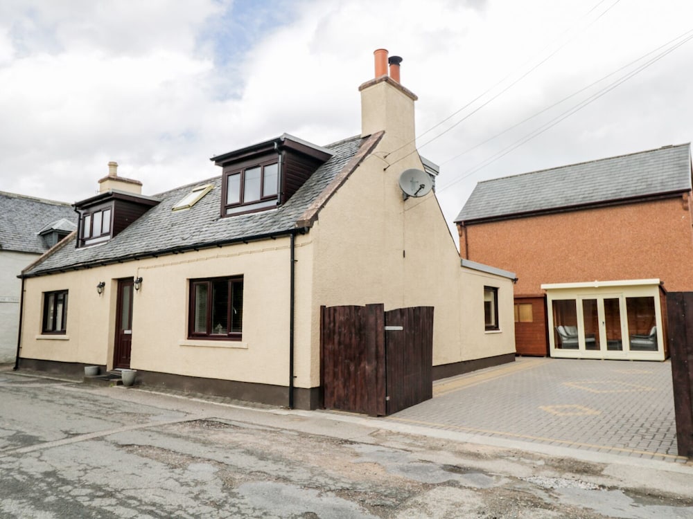 Maclean Cottage — 4-Star Luxury Hotel in Beauly, United Kingdom