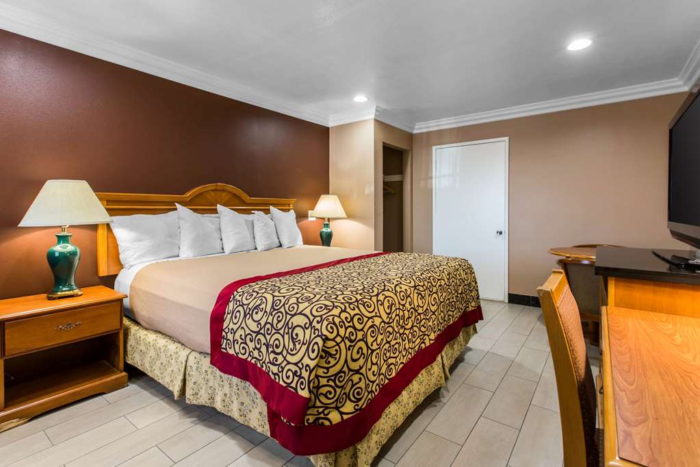 Rodeway Inn Cypress Buena Park - photo 9