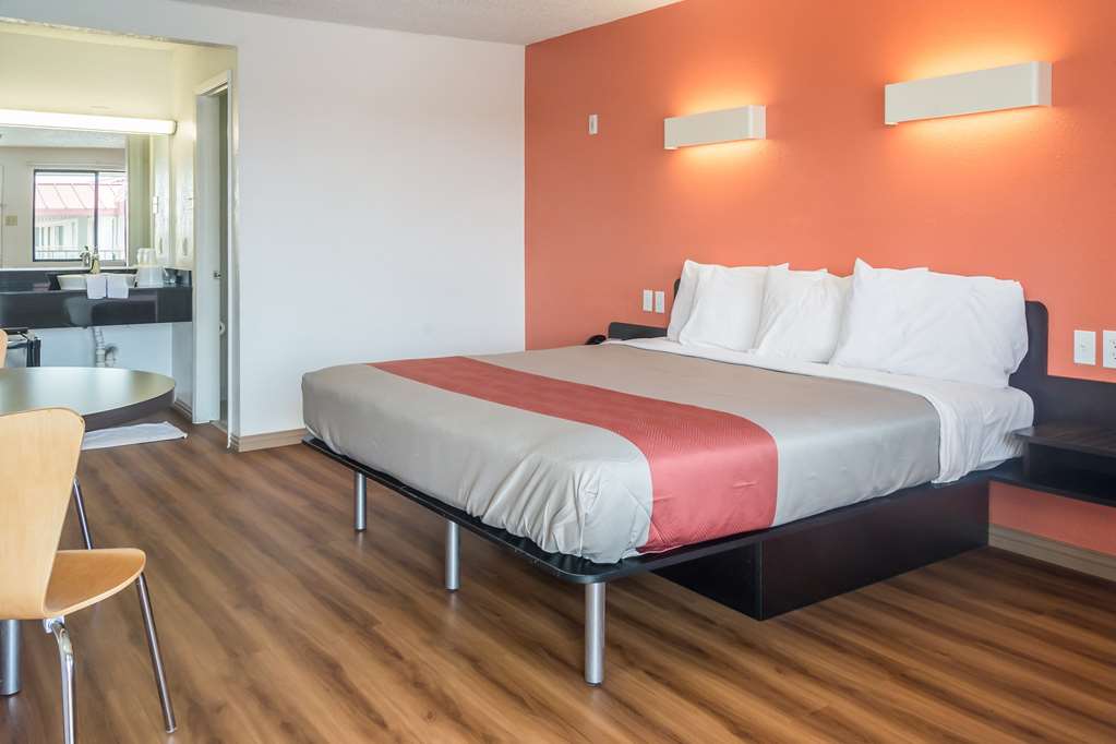 Motel 6 Mesquite TX Rodeo Convention Ctr - photo 11