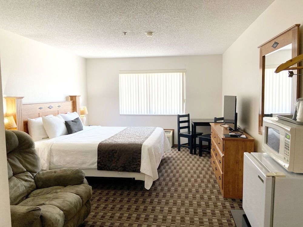 Burke Inn Motel & Suites - photo 5