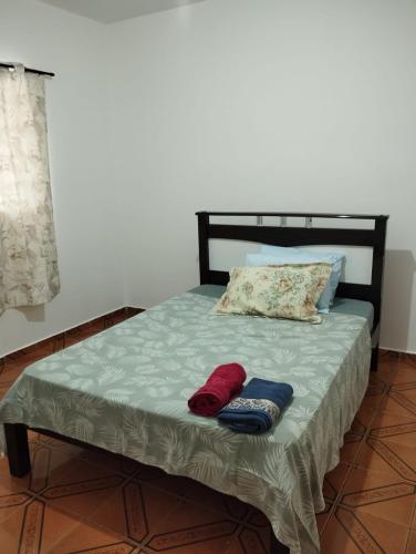 Quarto Com Cama De Casal Sobrado — Indaiatuba