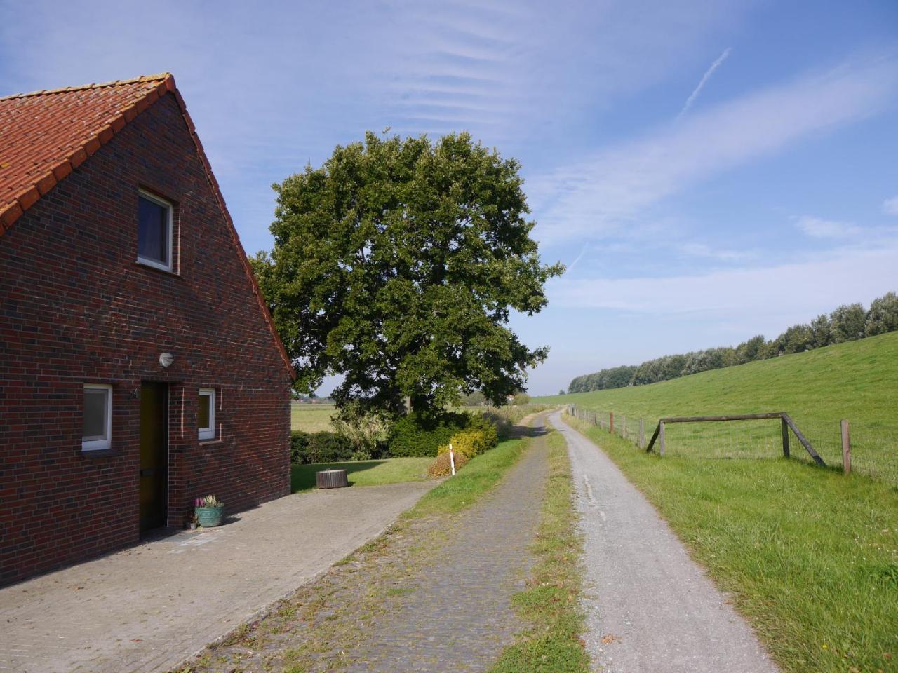 Ferienhaus Am Nordseedeich In Alleinlage — Wilhelmshaven