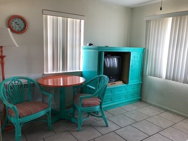 Beach Front Motel - photo 15