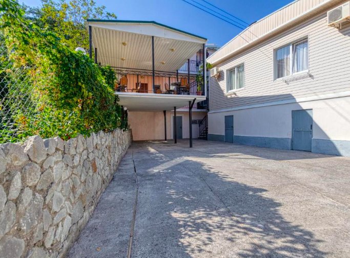 Minihotel Dolphin in Alushta, Ukraine