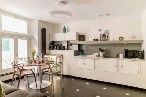 Ravecca Luxury apartment in the heart of center — 4-Star Luxury Hotel in Genoa, Italy