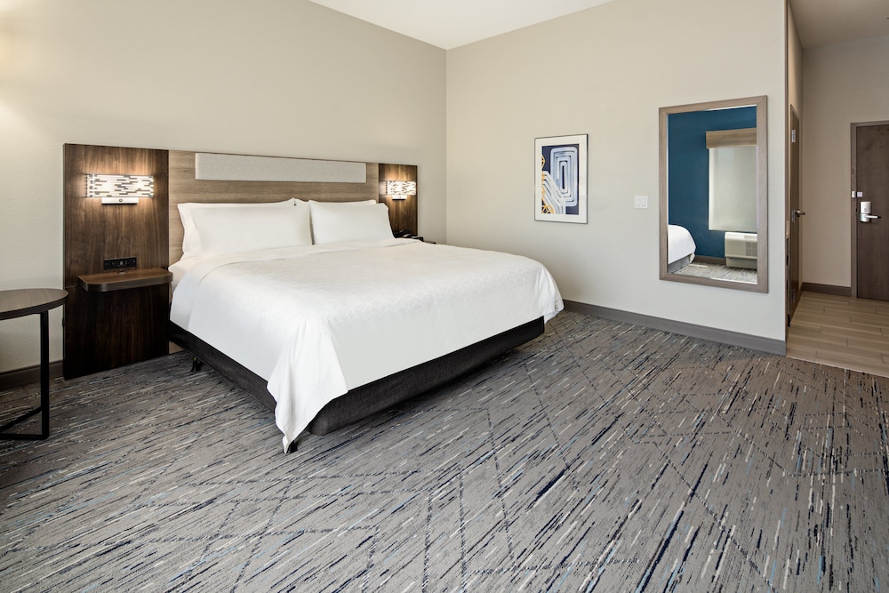 Holiday Inn Express & Suites Palm Desert Millennium - photo 5