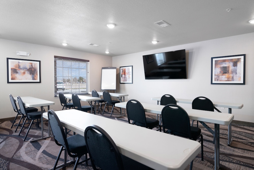 Cobblestone Inn & Suites Yuma - photo 73
