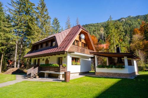 Chata Adam - carbon neutral hotel in Unknown City