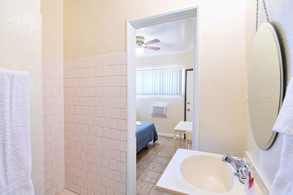 LA Ramona Motel - photo 67