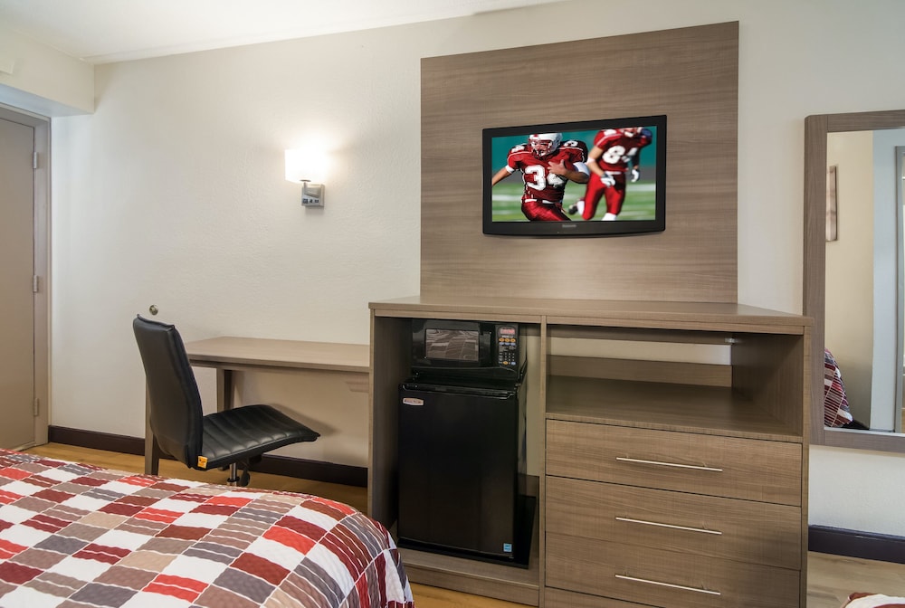 Red Roof Inn Durham Triangle Park - photo 12